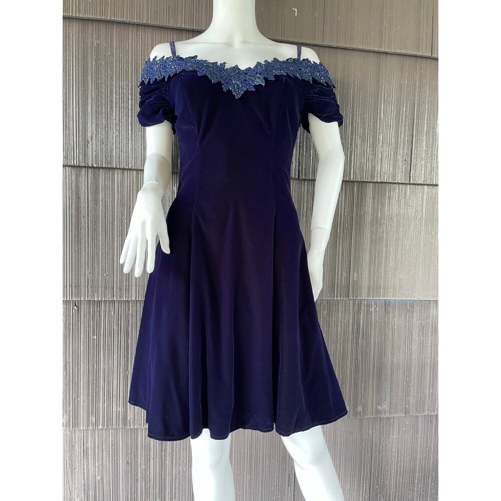 🔥VTG 90s ILGWU Off The shoulder Velvet Floral Applique Princess Gothic Dress